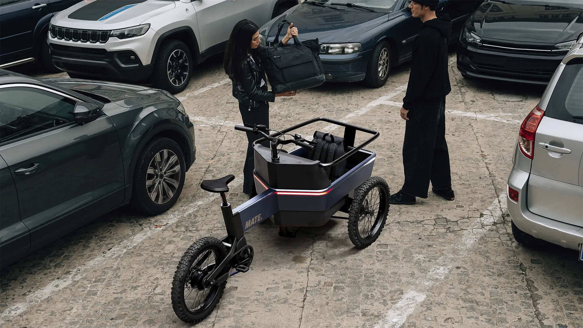Ce nouveau vélo cargo électrique est incroyable... et son prix ? Pareil.