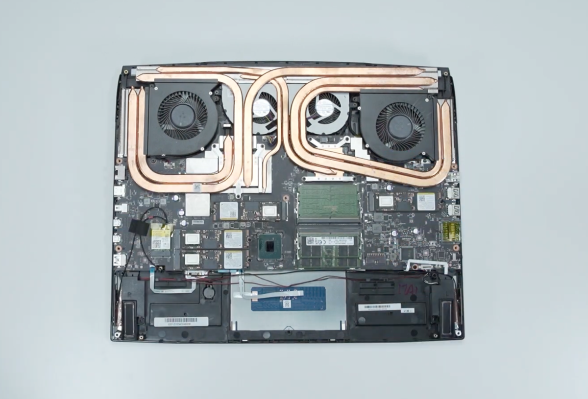 MSI GT77 Titan (2023)-25 © © M.F. LAB
