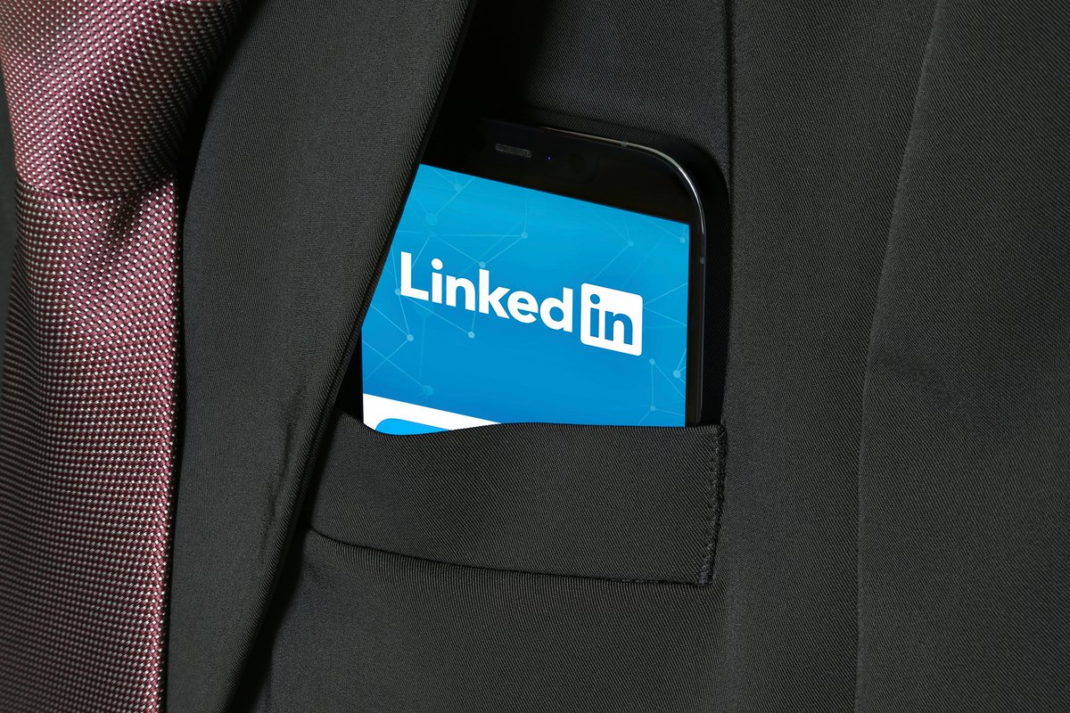 linkedin logo © Shutterstock