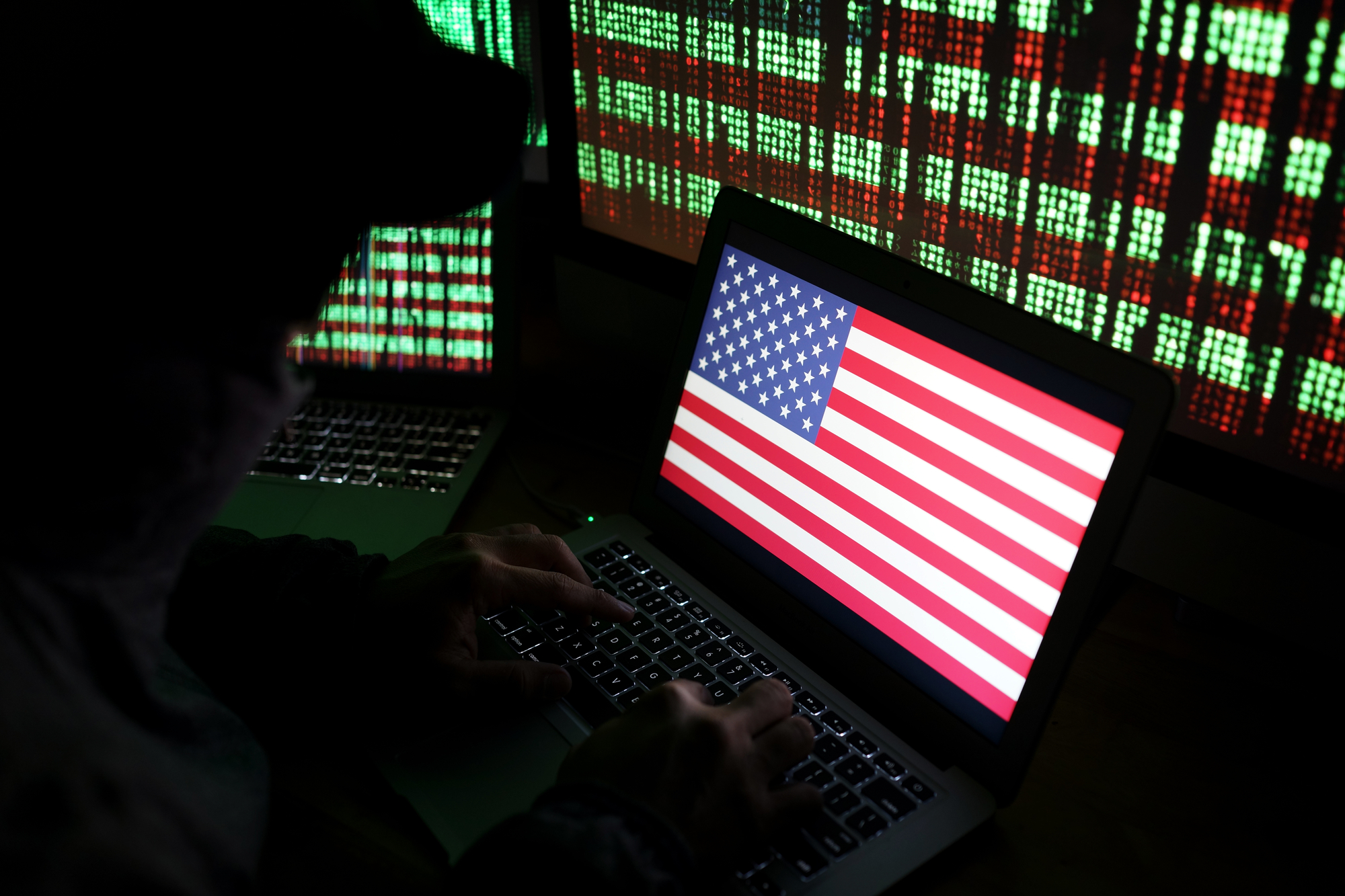 Les États-Unis mettent la tête de 4 hackers iraniens à prix, avec à la clé 10 millions de dollars de récompense
