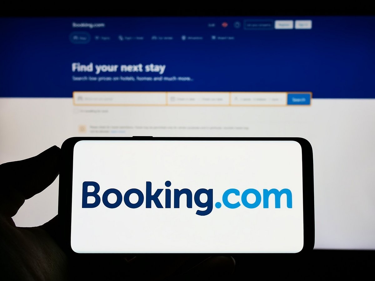 Booking.com © Shutterstock