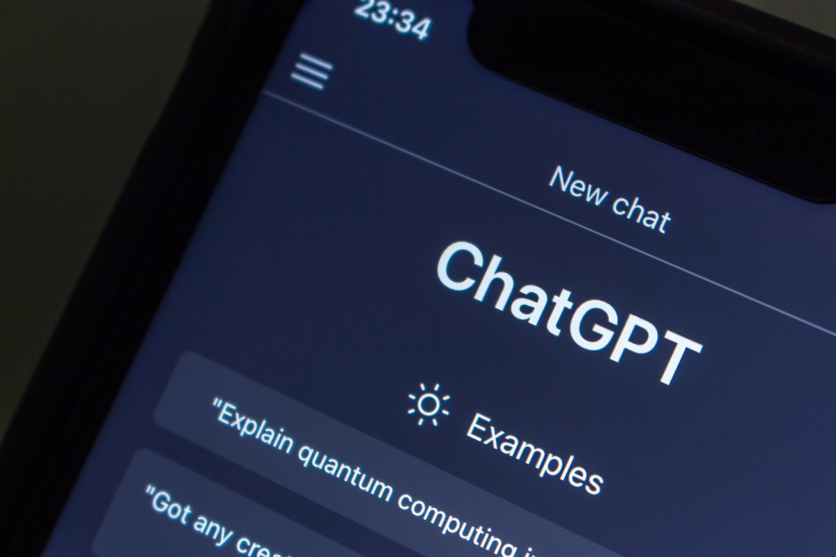 ChatGPT iPhone © Shutterstock