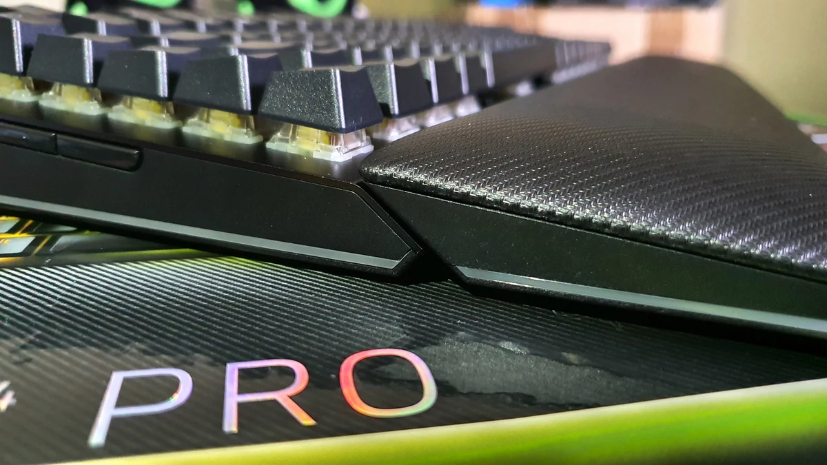 Razer BlackWidow V4 Pro © Nerces
