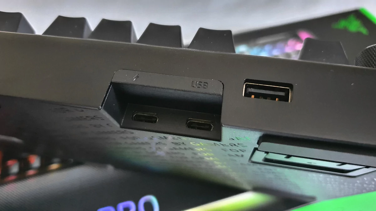 Razer BlackWidow V4 Pro © Nerces