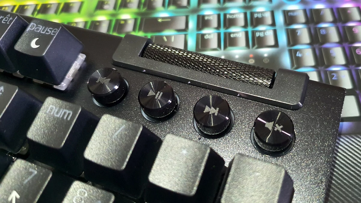 Razer BlackWidow V4 Pro © Nerces