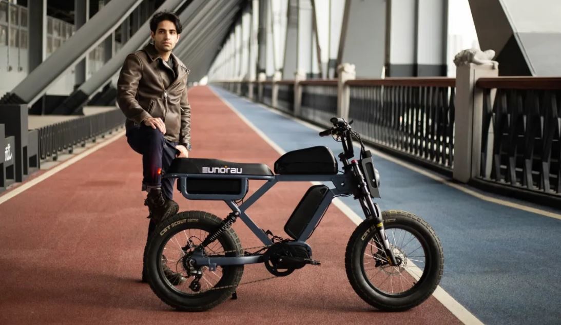 Ce "vélo" électrique a une autonomie juste incroyable... et trois batteries ! (vidéo) Par Stéphane Ficca Raw