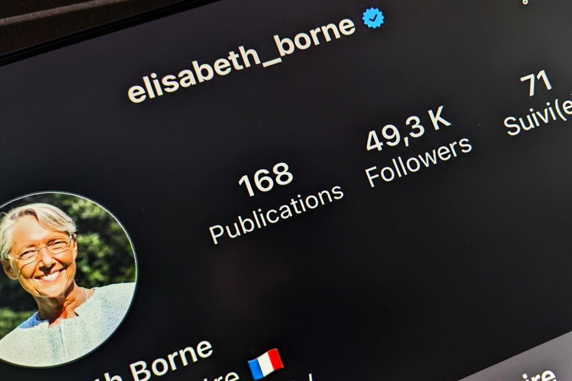 Le compte Instagram d'Elisabeth Borne a brièvement compté 49.3 K abonnés, très brièvement