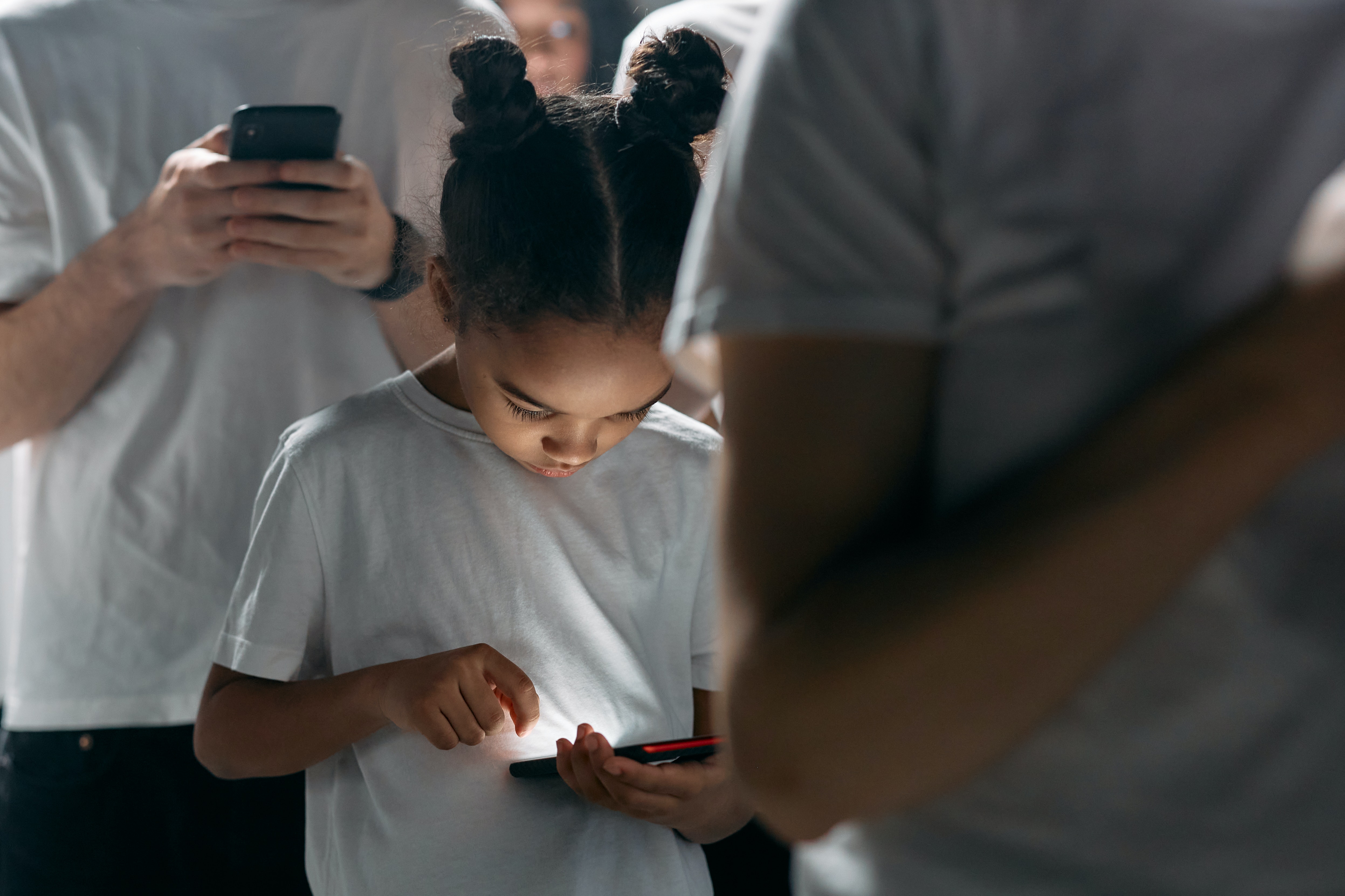 En France à 4 ans, 40 % des enfants ont déjà leur propre appareil numérique