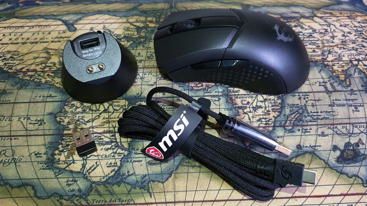 MSI Clutch GM51 Lightweight Wireless © Nerces