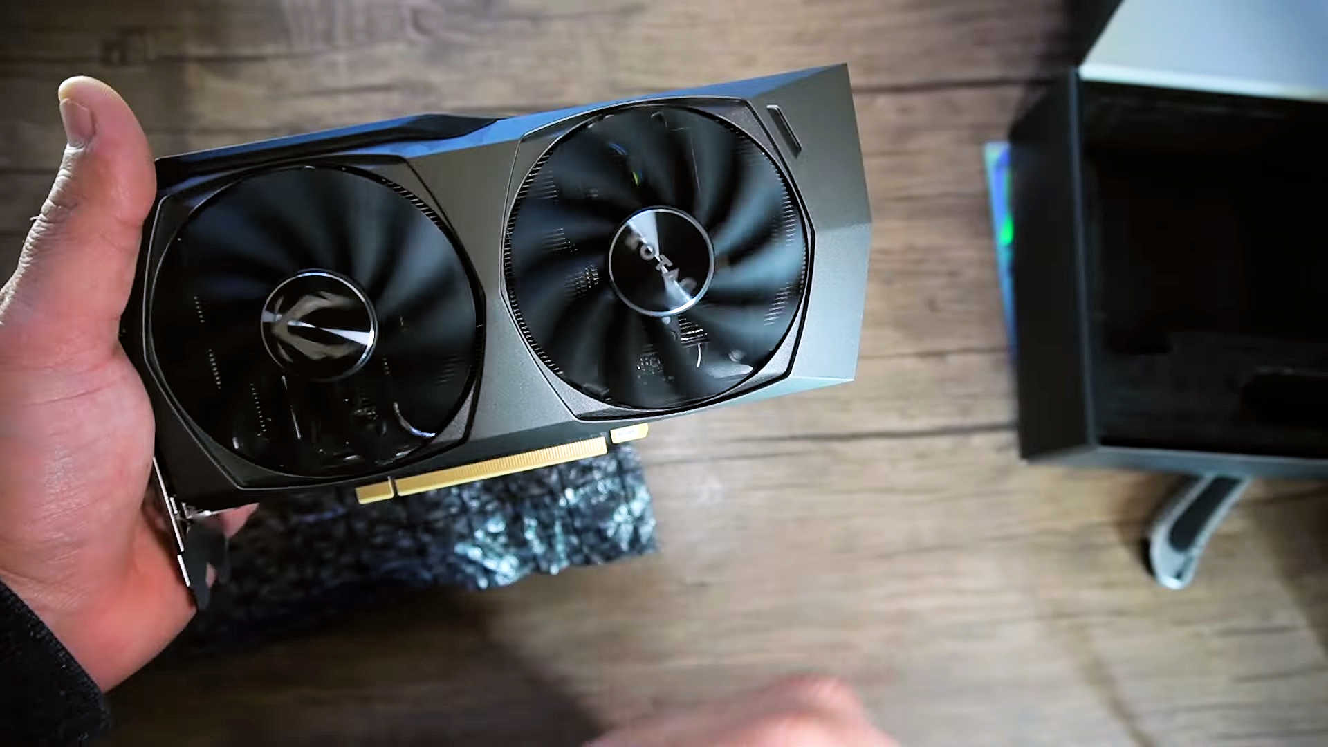 La GeForce RTX 3060 est de retour à plus de 300 euros... mais pas encore en France