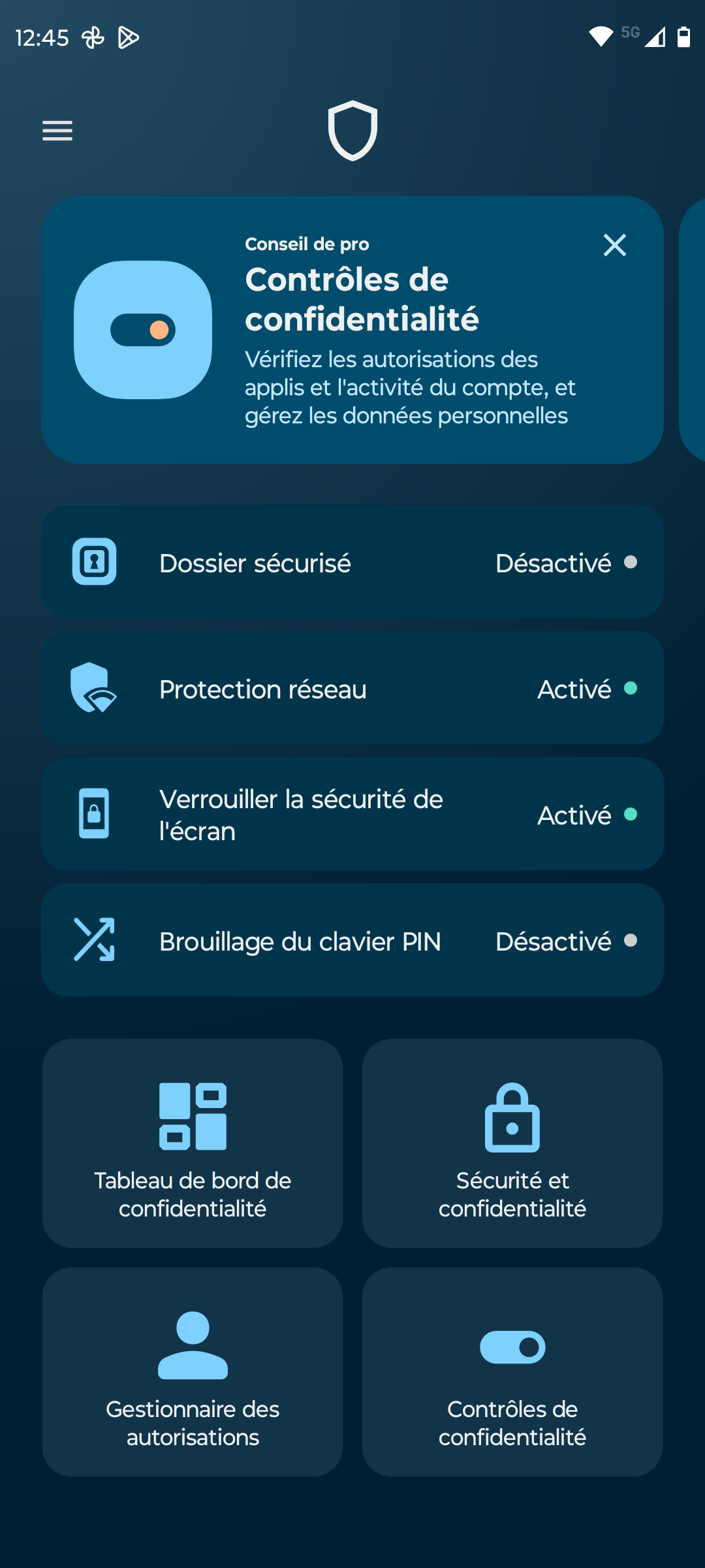 Motorola Edge 40 Pro © © Marc Mitrani pour Clubic