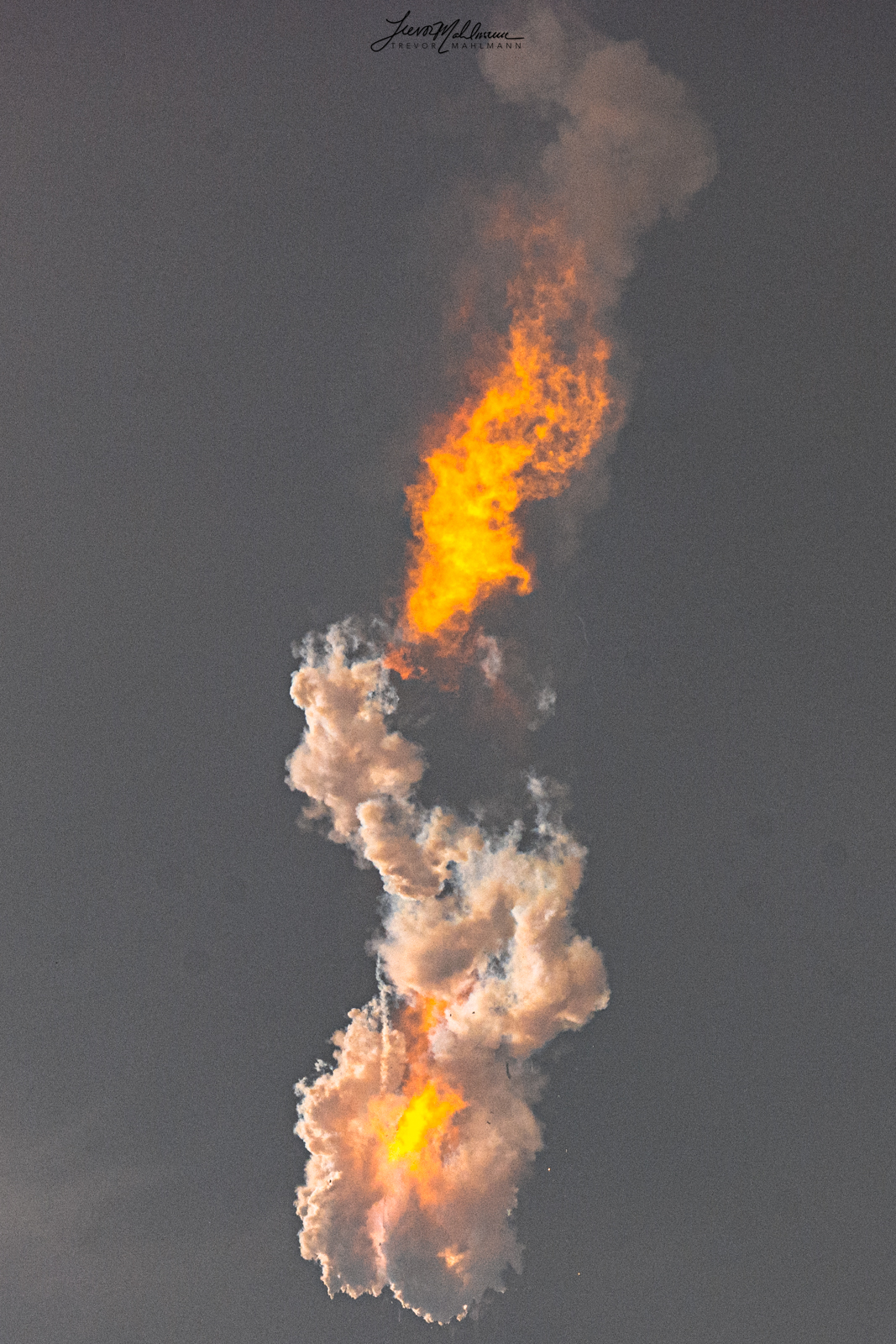 Et après quatre minutes, la fusée explose en vol © Trevor Mahlmann