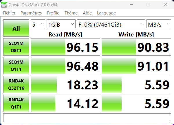Win 4 vs Steam Deck - microSD XLR8 © Nerces