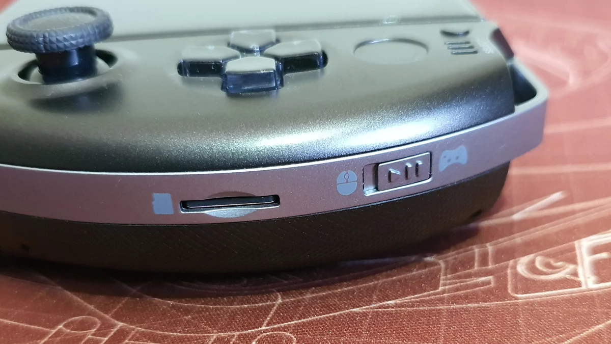GPD Win 4 vs Steam Deck © Nerces