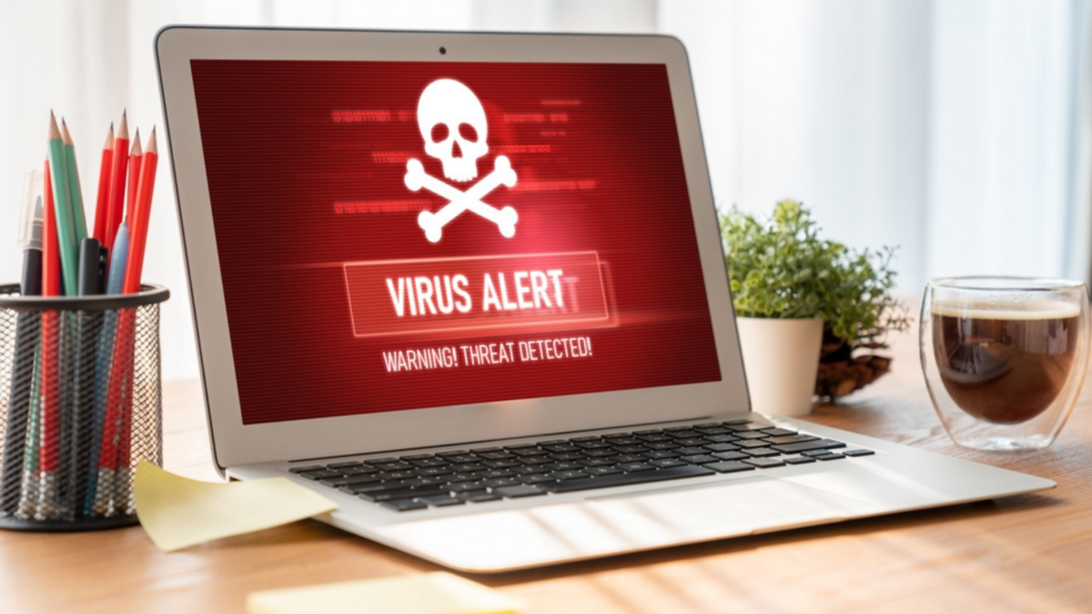 Attention, même un PC neuf peut contenir un virus... © Shutterstock