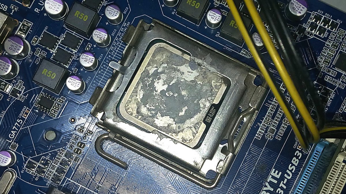 Pâte thermique CPU © Newegg