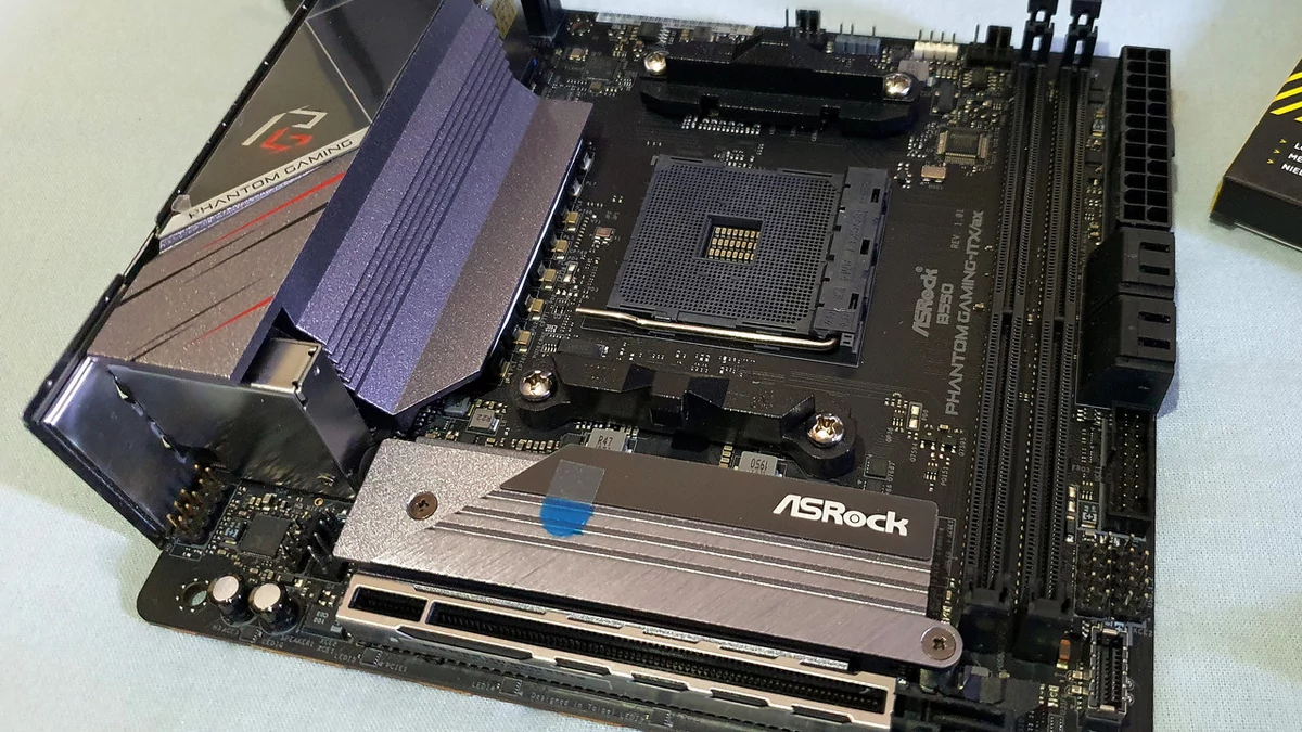 ASRock B550 Phantom Gaming-ITX/ax © Nerces