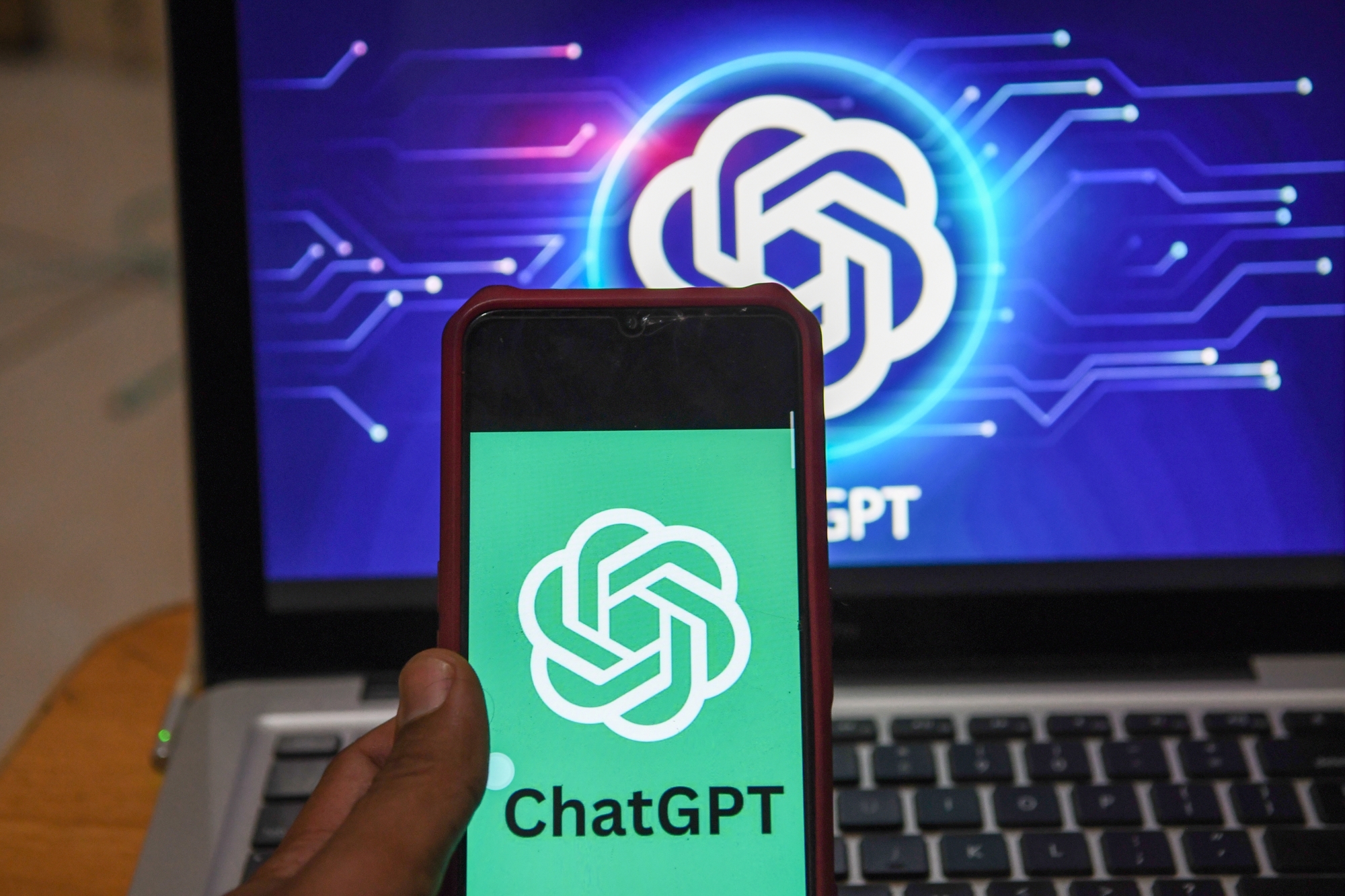 ChatGPT et IA : une omniprésence dans les médias résumée en quelques chiffres