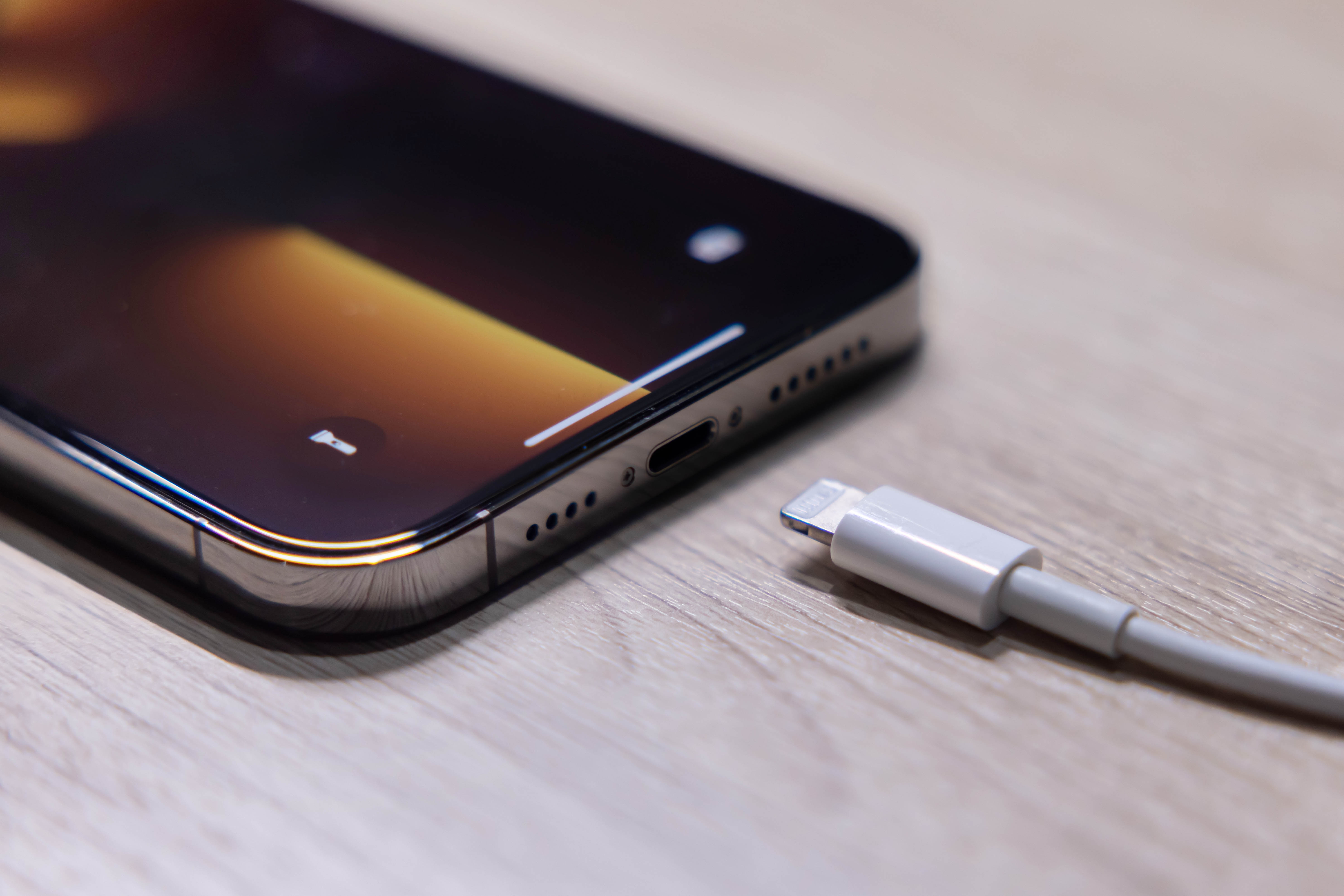 Quels sont les chargeurs les plus rapides pour recharger un iPhone ?  Comparatif 2024