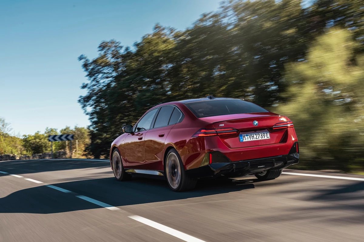 BMW i5 © © BMW