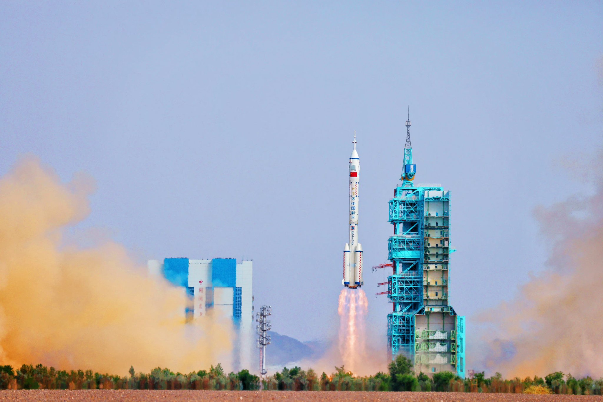 La Chine envoie une rotation d'équipage sur sa station spatiale, mais regarde déjà plus loin...