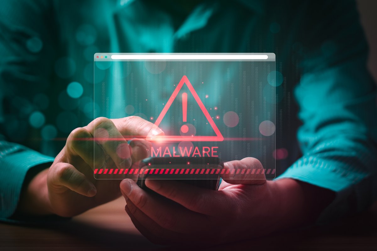 Le malware utilisé par les escrocs dérobe les identifiants des réseaux sociaux. © Sutthiphong Chandaeng / Shutterstock