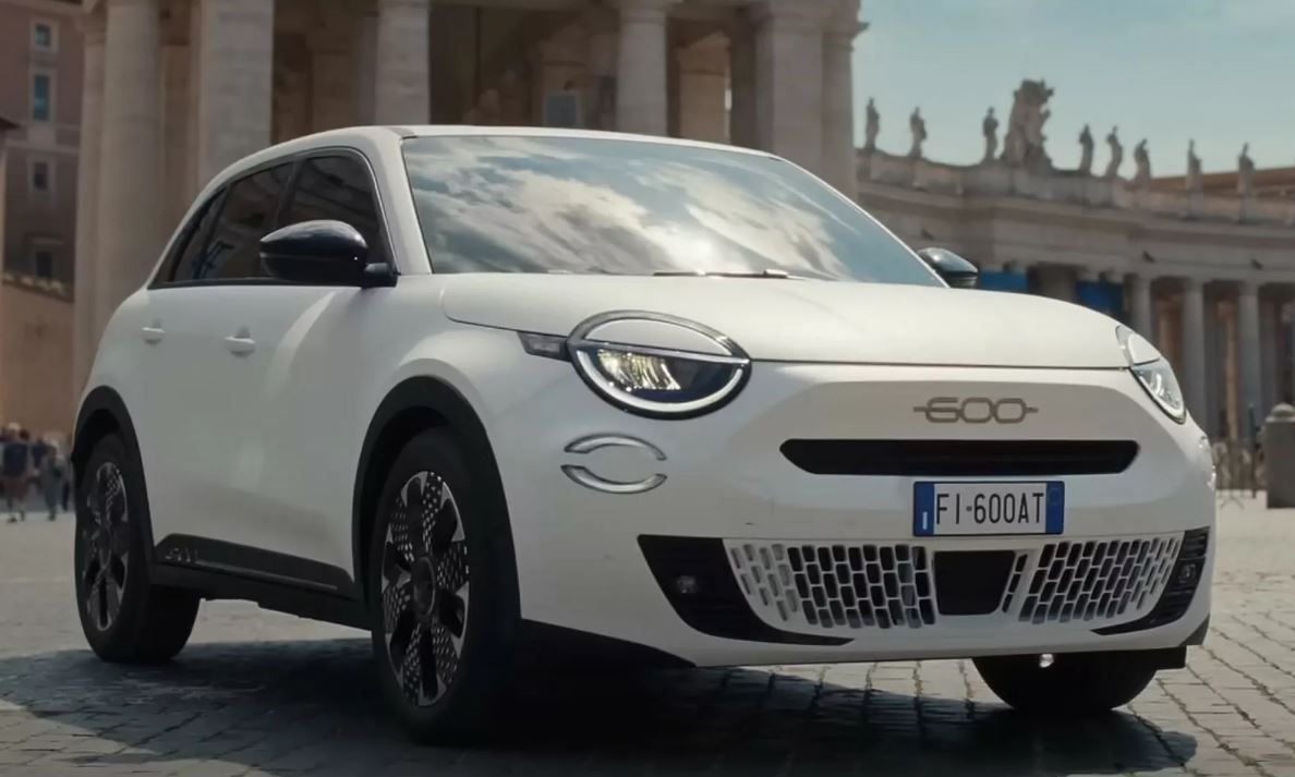 Découvrez la Fiat 600e en vidéo : quand la Fiat 500 devient un petit SUV électrique