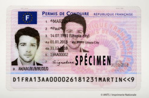 Le nouveau permis de conduire au format unifié, lancé en 2013 © ANTS / Imprimerie Nationale