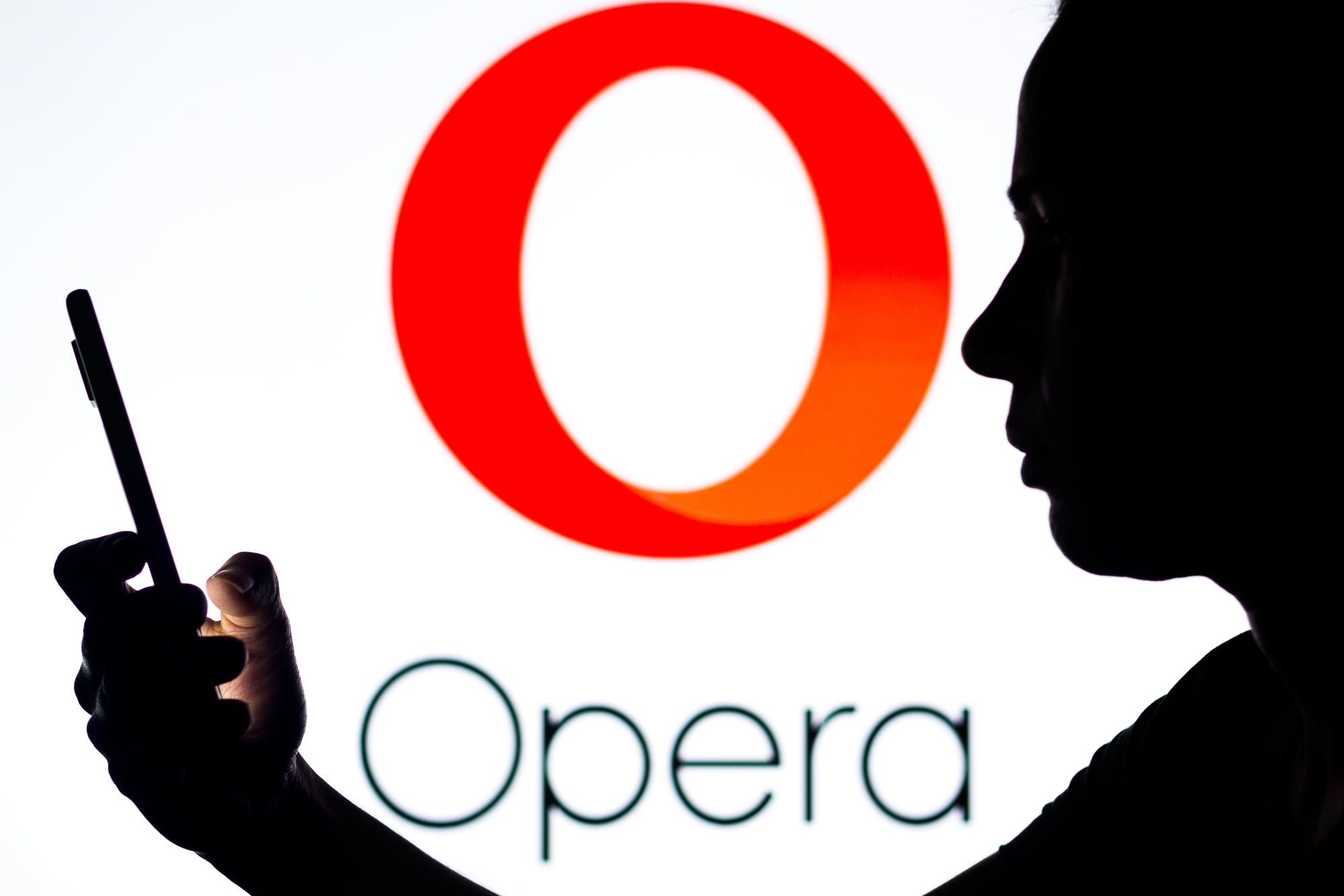 Ça y est ! Opera One, le navigateur alimenté par IA est officiellement dispo