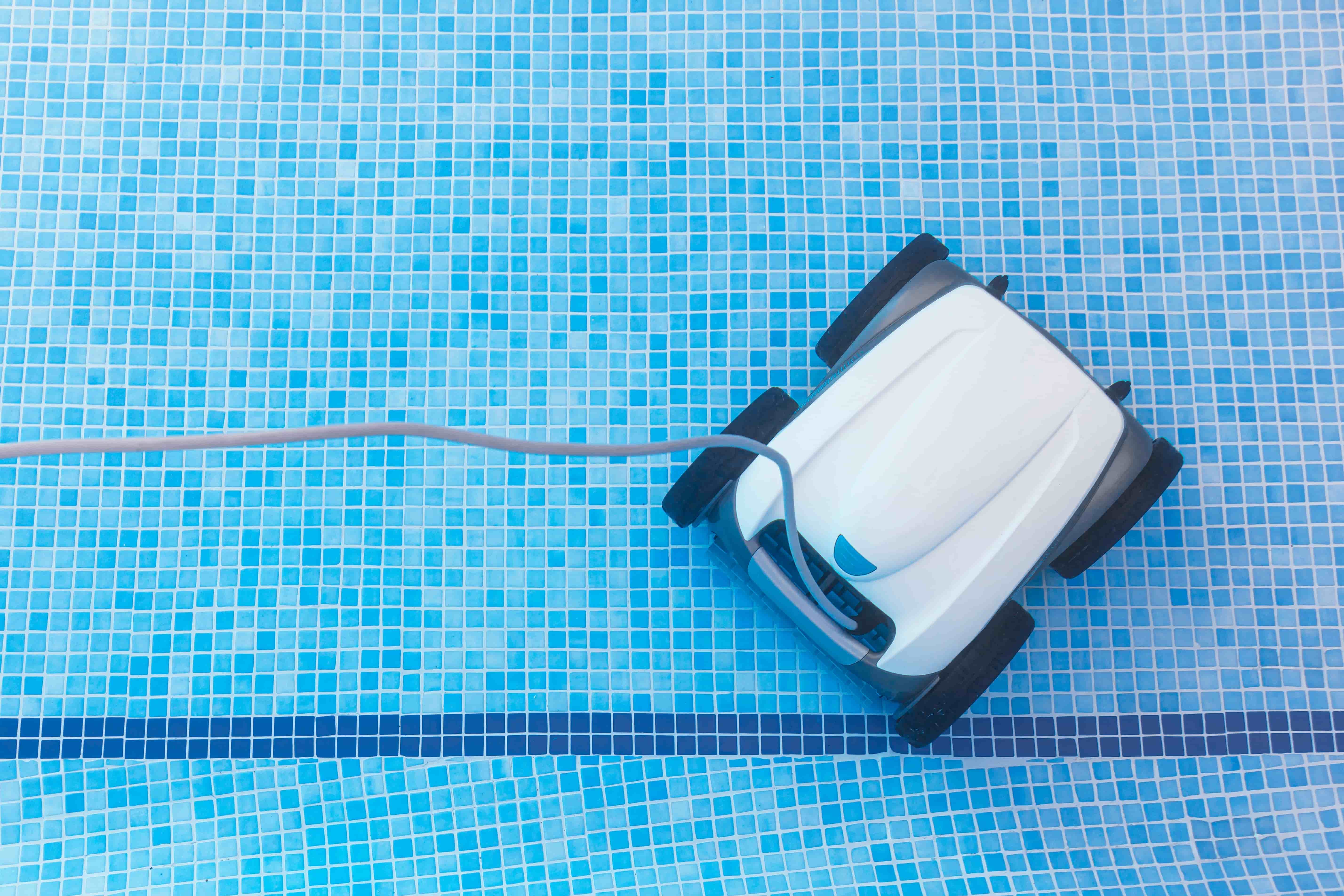 Robot piscine sans fil comparatif : Quels sont les meilleurs robots  autonomes pour votre piscine en 2024 ?