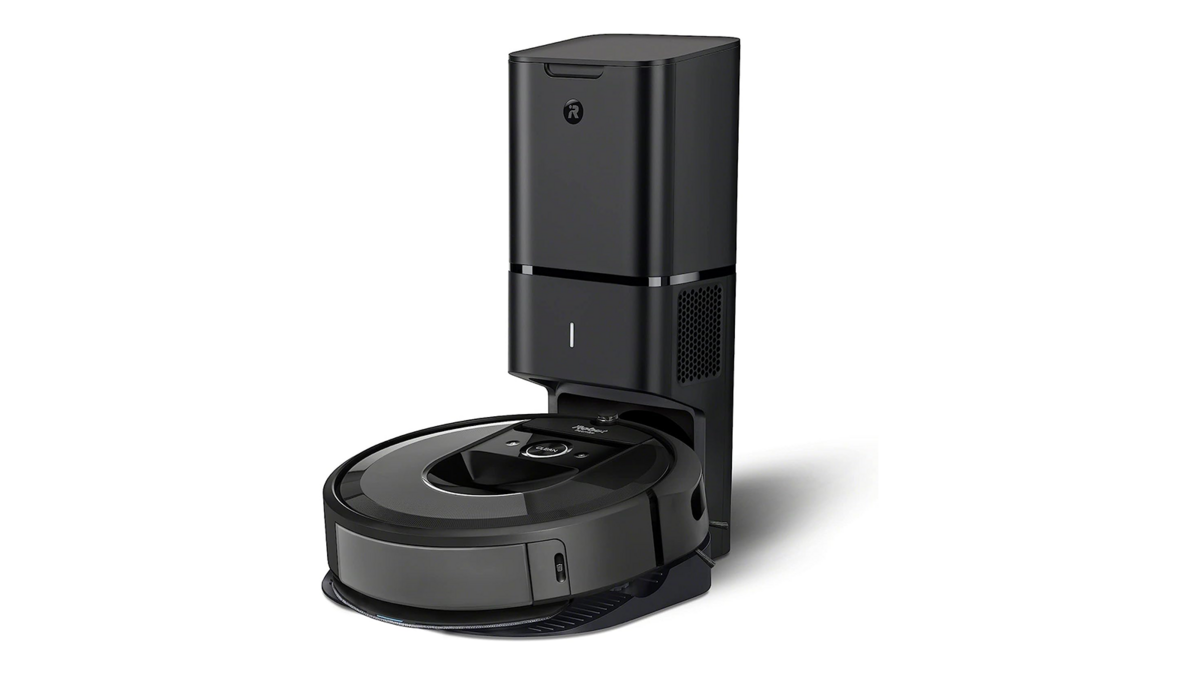 L'aspirateur robot iRobot Roomba Combo i8+ sur sa base