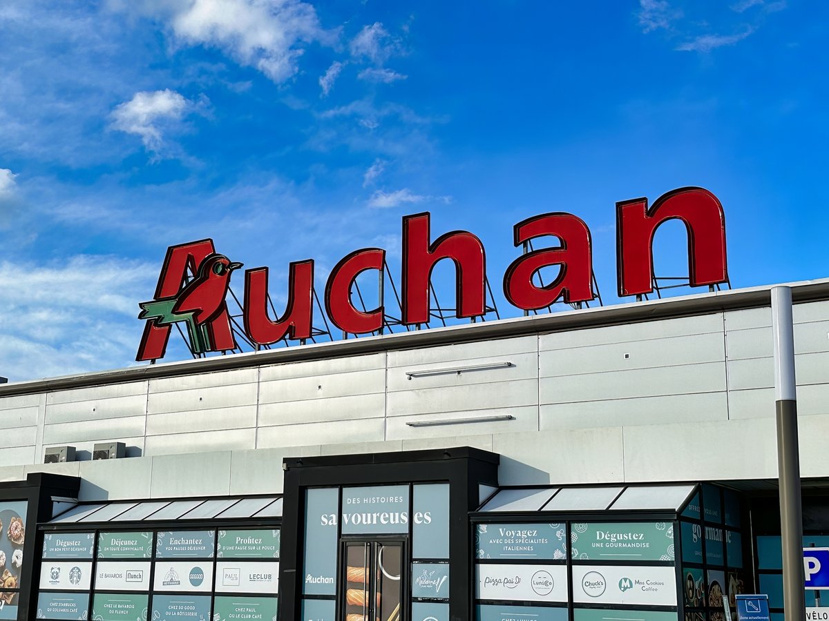 Un magasin Auchan, à Lille © oliverdelahaye / Shutterstock.com