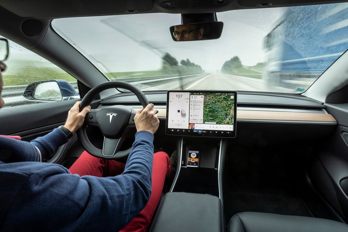Les véhicules Tesla vont officiellement supporter les applications tierces. © Tesla 