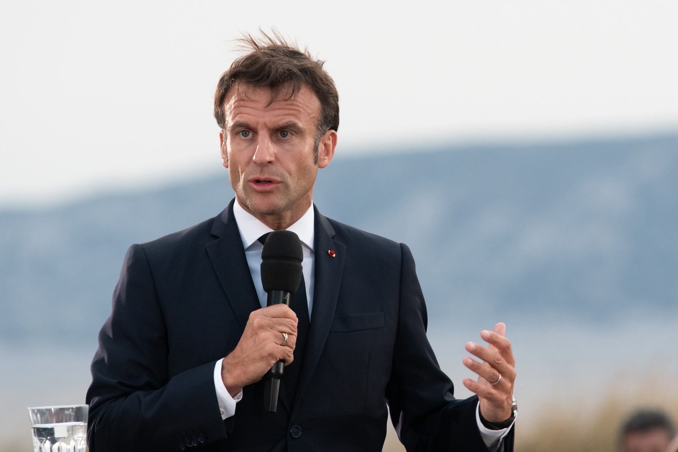 Emmanuel Macron pense que l'accord européen sur la régulation de l'IA 