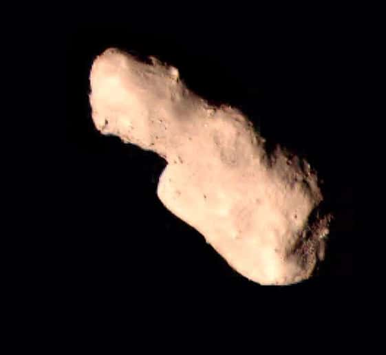 Mosaïque de l&#039;astéroïde Toutatis survolé par Chang&#039;e 2 © CNSA