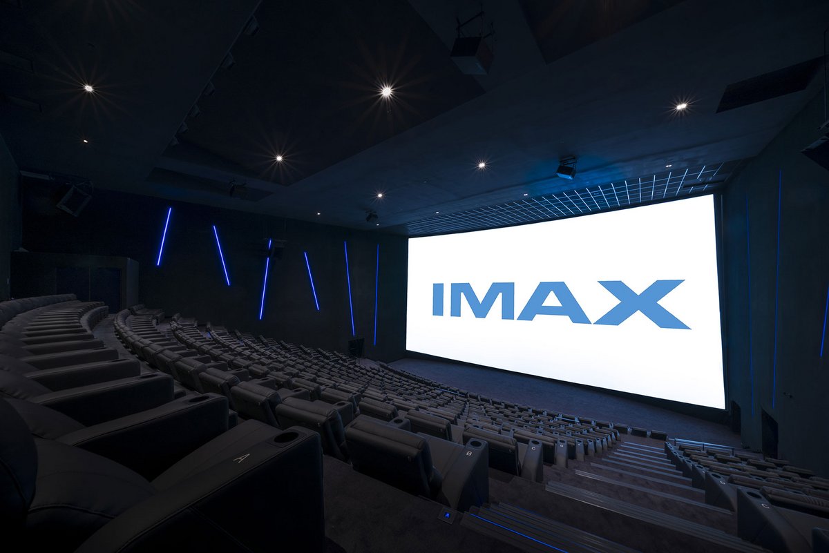 Кашира плаза кинотеатр. IMAX Titan Каширская Плаза. Зал IMAX Титан. Киномакс Титан IMAX. Киномакс Титан IMAX зал.