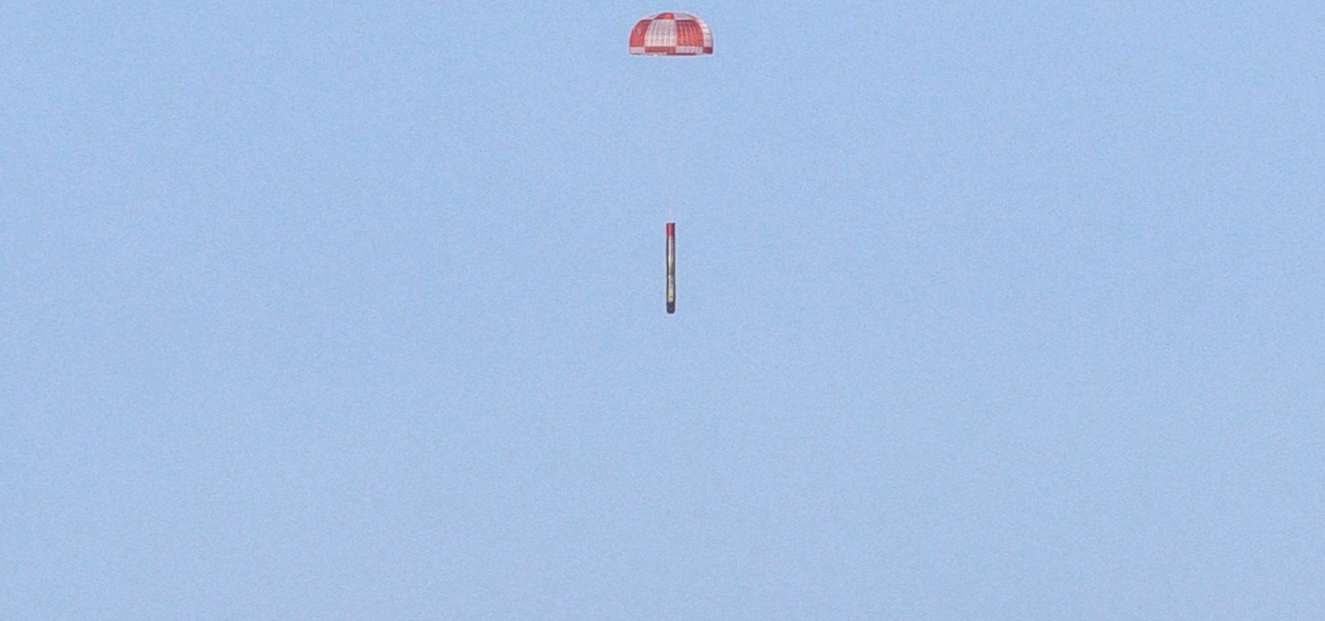 Elle revient en parachute ! Rocket Lab tente à nouveau de récupérer sa fusée Electron