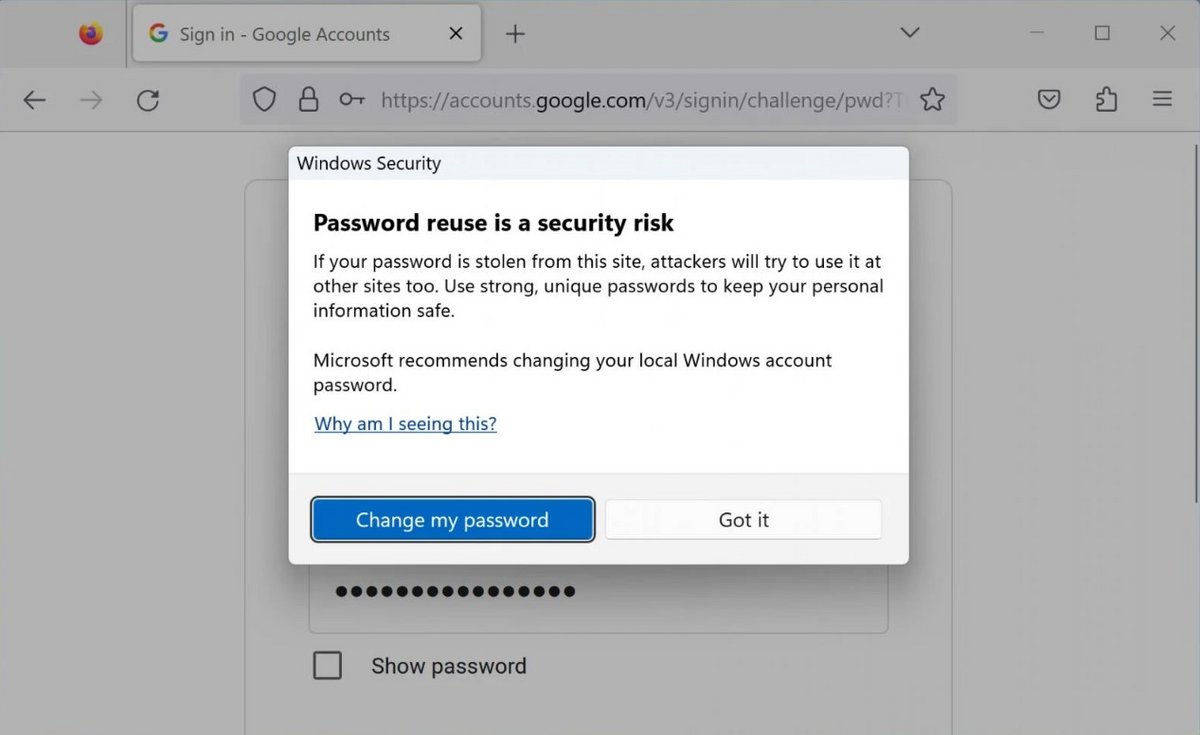 Ici, Windows 11 prévient l&#039;utilisateur d&#039;une menace sur son mot de passe, et lui recommande le changement sans tarder (© BleepingComputer)