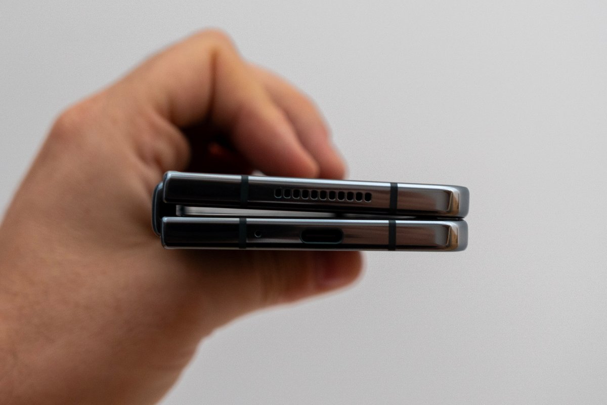 Le "gap" visible entre les deux parties de l'écran sur le Galaxy Z Fold4 - © Colin Golberg pour Clubic