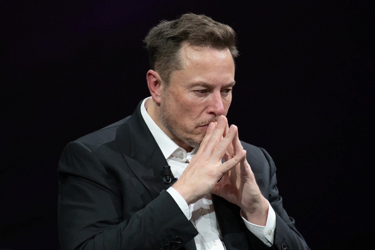 Elon Musk pensif © Frederic Legrand / Shutterstock