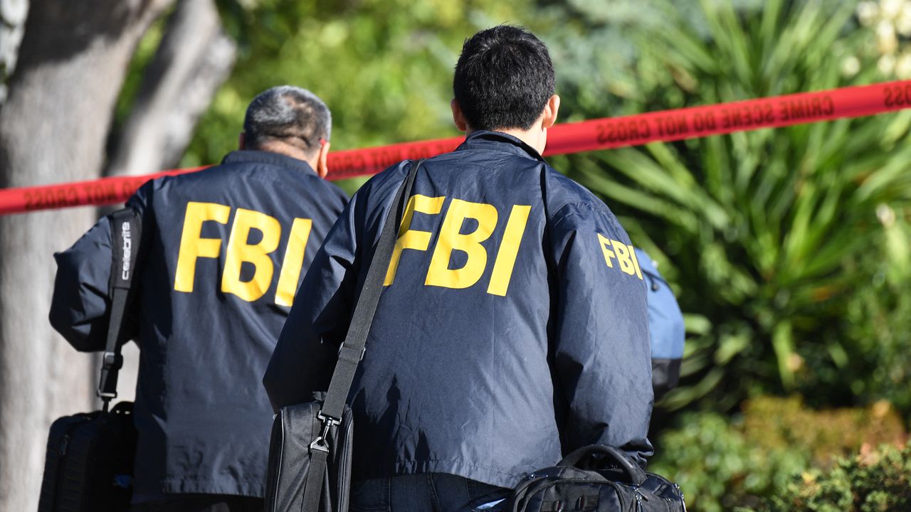 Après enquête, le FBI a découvert qui a payé pour le logiciel espion... c'était le FBI !