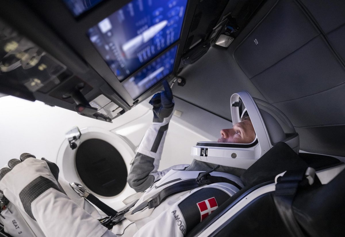 Andreas Mogensen, de l'ESA, devient aussi à cette occasion le premier pilote d'une capsule Crew Dragon © NASA