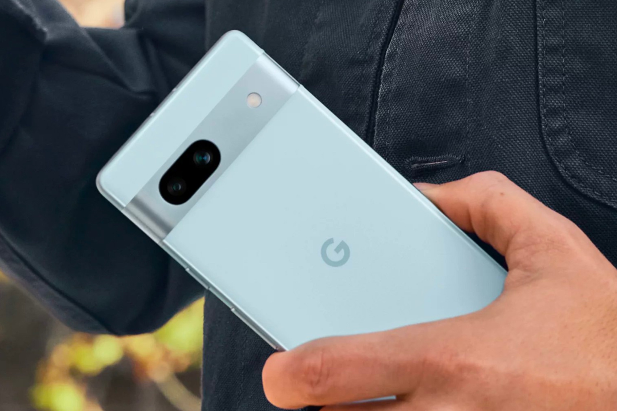 Google Pixel 8 can let you respond to your notifications by voice