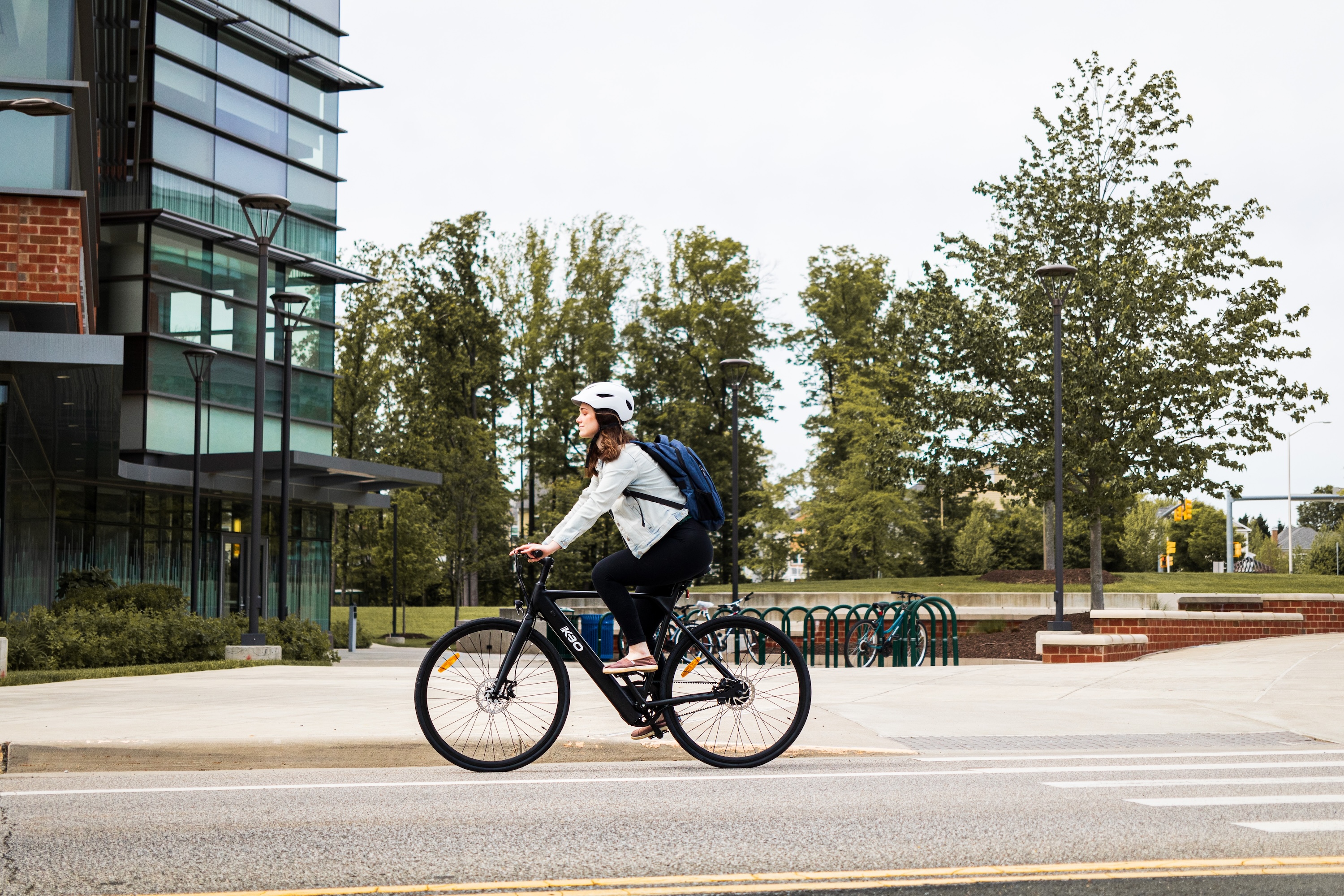 Faut-il interdire les vélos et les trottinettes électriques sur les campus universitaires ?