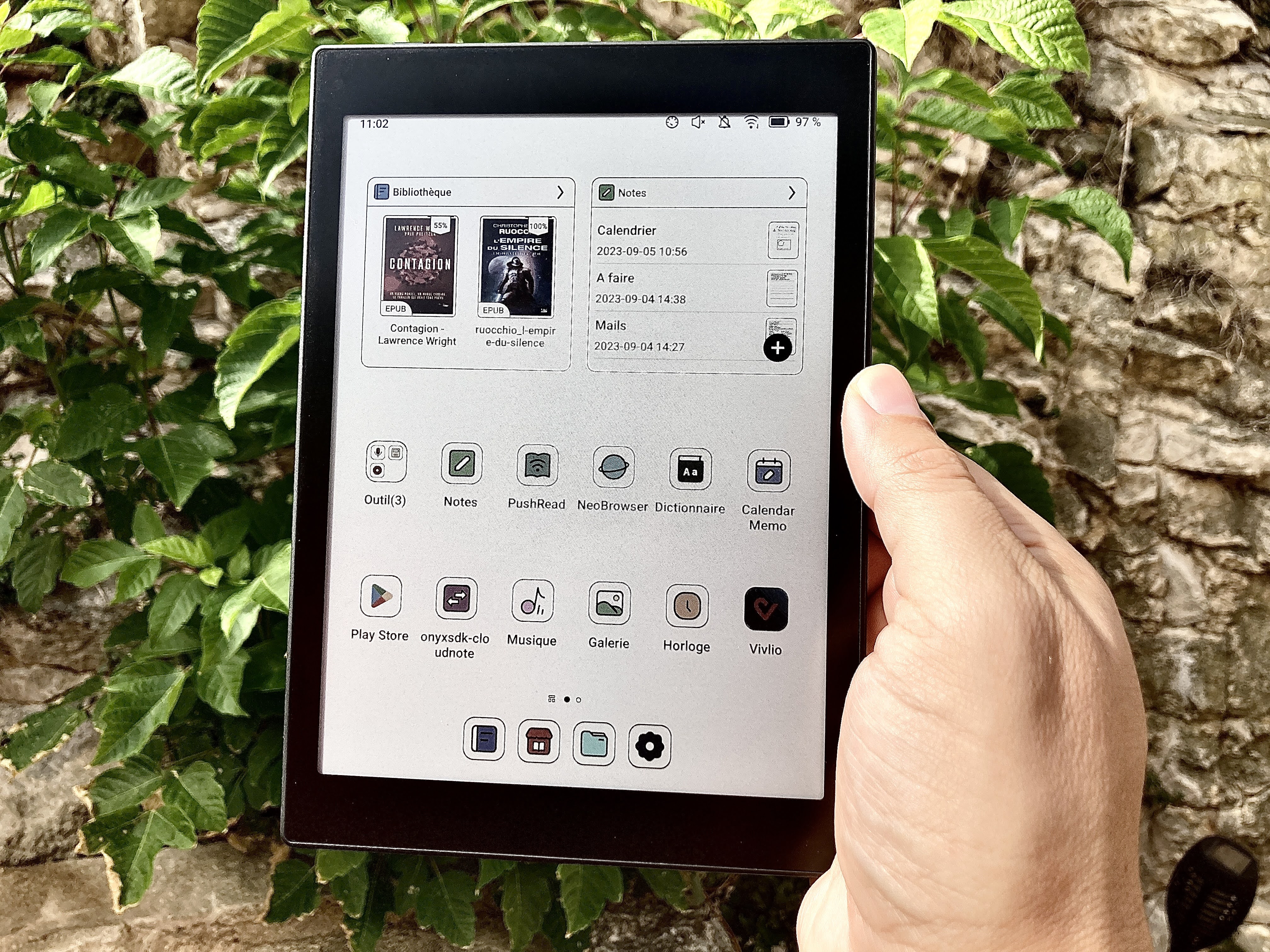 BOOX Tablet Note Air 3 C 10,3 Pouces ePaper Tablette 64 Go Android 12  Couleur E-Ink G-Sensor WiFi : : Informatique