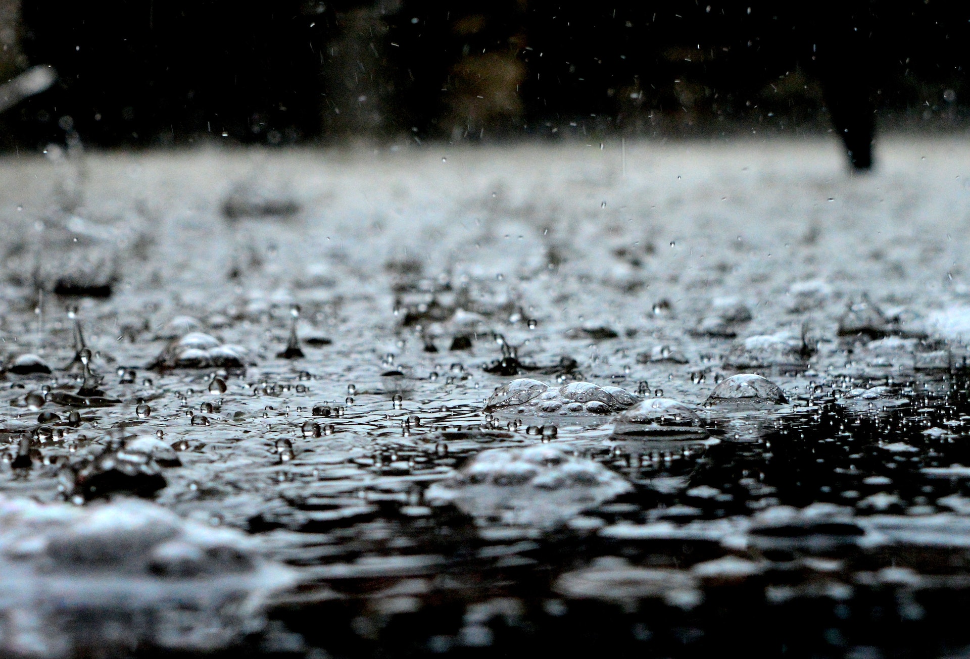 La pluie comme source d'énergie ? Vive les panneaux pluvio-voltaïques !