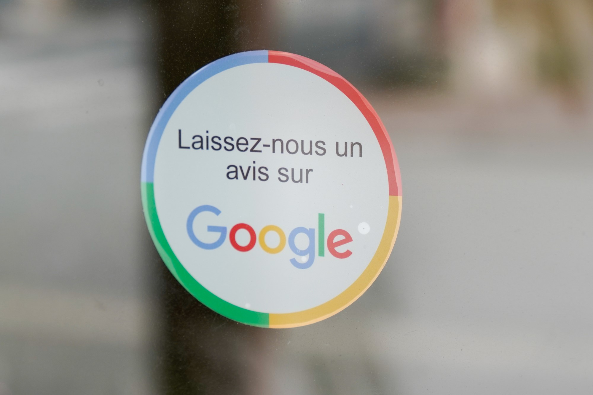 Des avis qui fondent comme neige au soleil, le bug Google qui fait trembler les commerçants