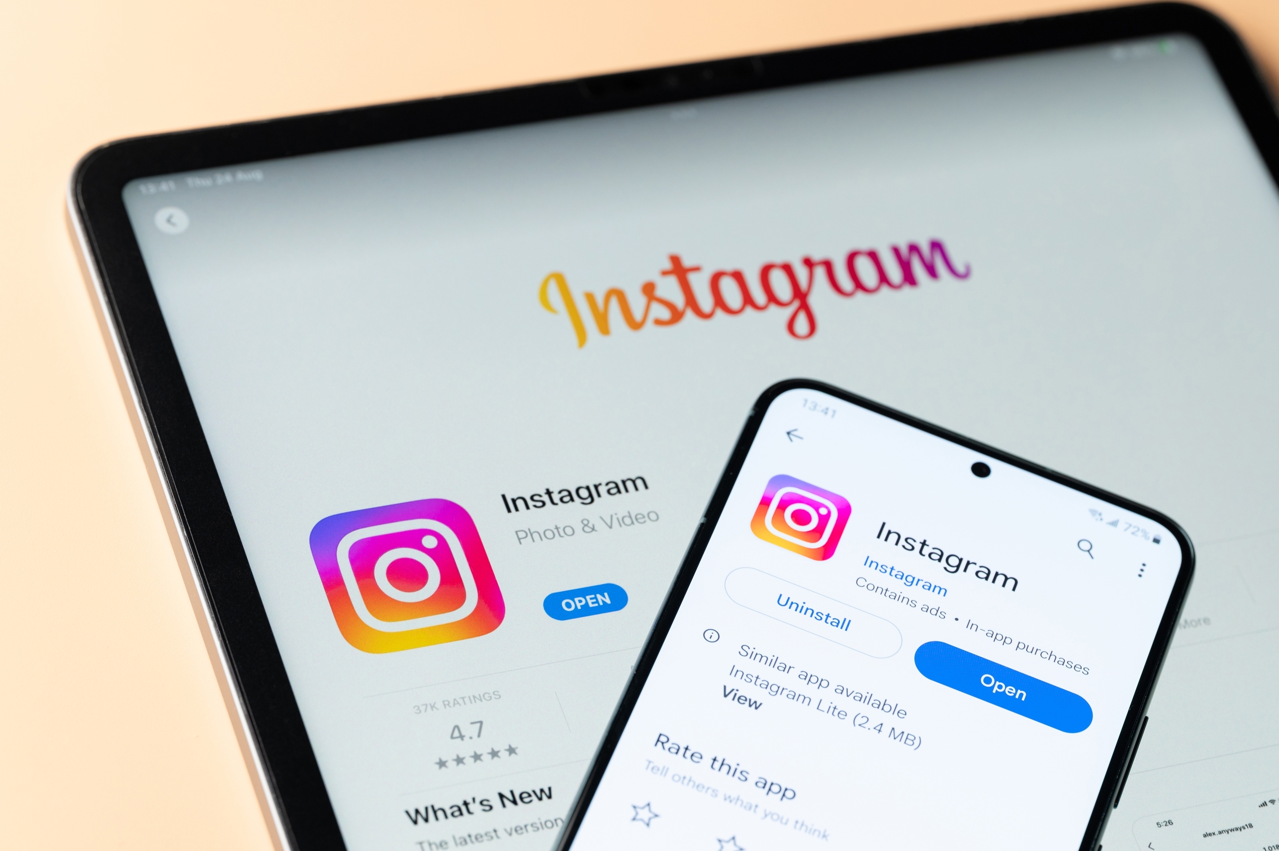 Instagram teste de nouvelles options de partage de Stories