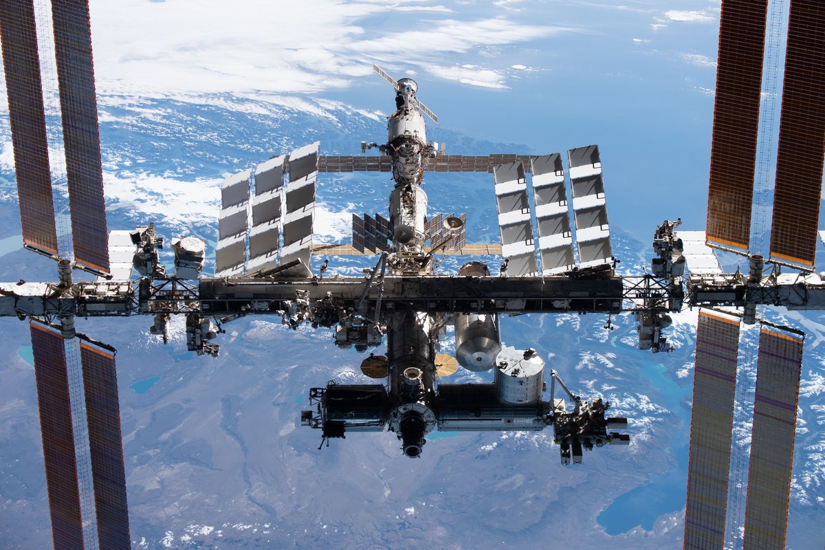 La station spatiale internationale, un grand objet à freiner © Roscosmos