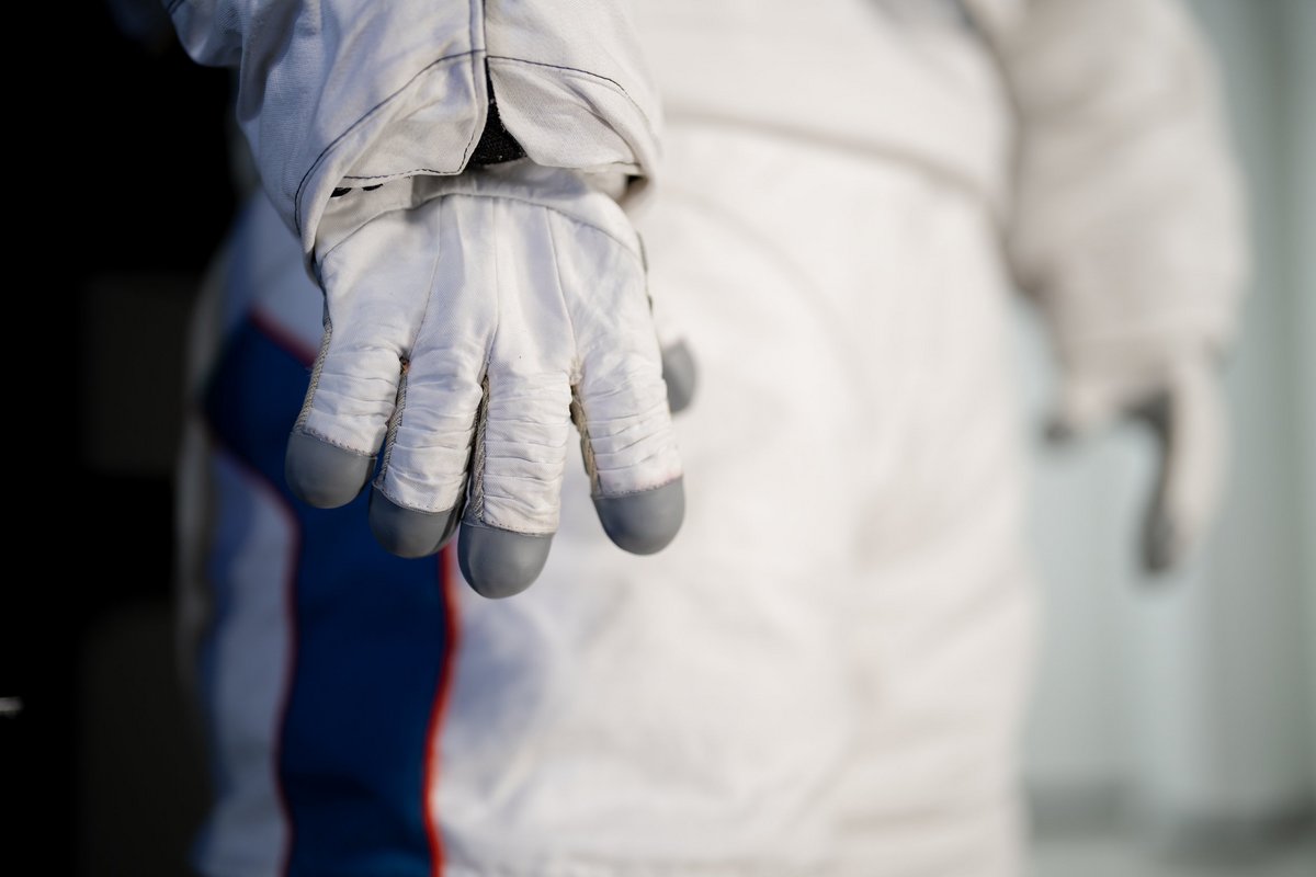 Zoom sur l'un des gants actuellement prévus sur le scaphandre AxEMU © Axiom Space